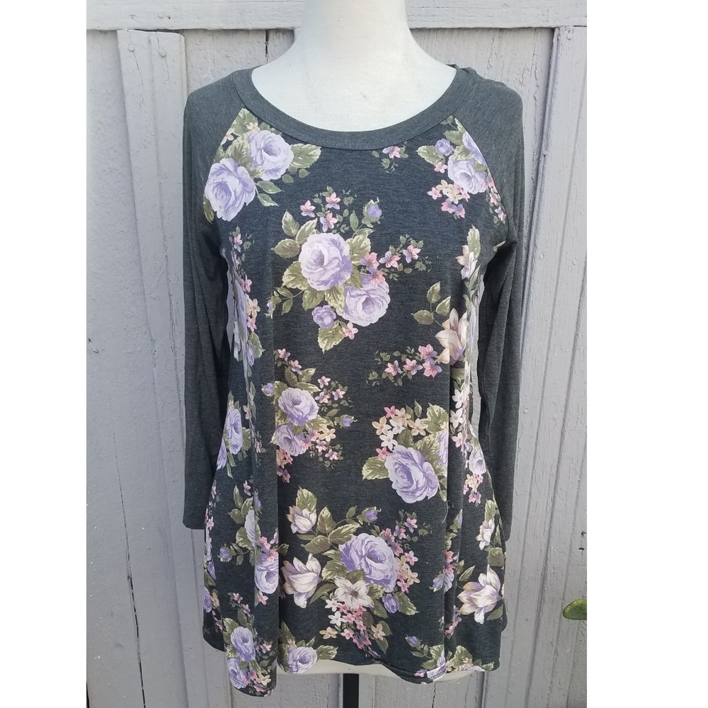 2x gorgeous faded gray floral long sleeved top